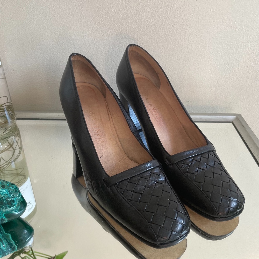 Bottega Veneta Intrecciato Square Toe Leather Pump